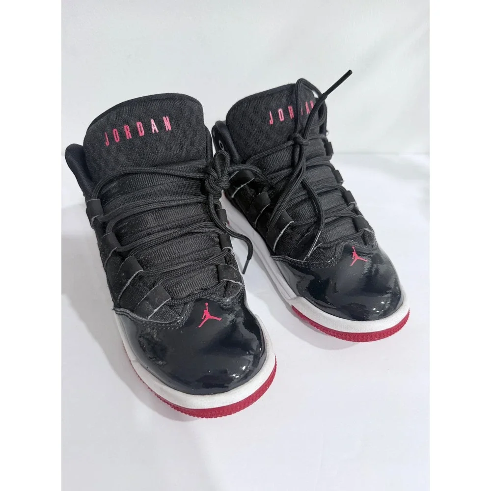 Jordan Max Aura 3 Black University Red Patent Leather SneakersAQ9216-006 Kids13C
